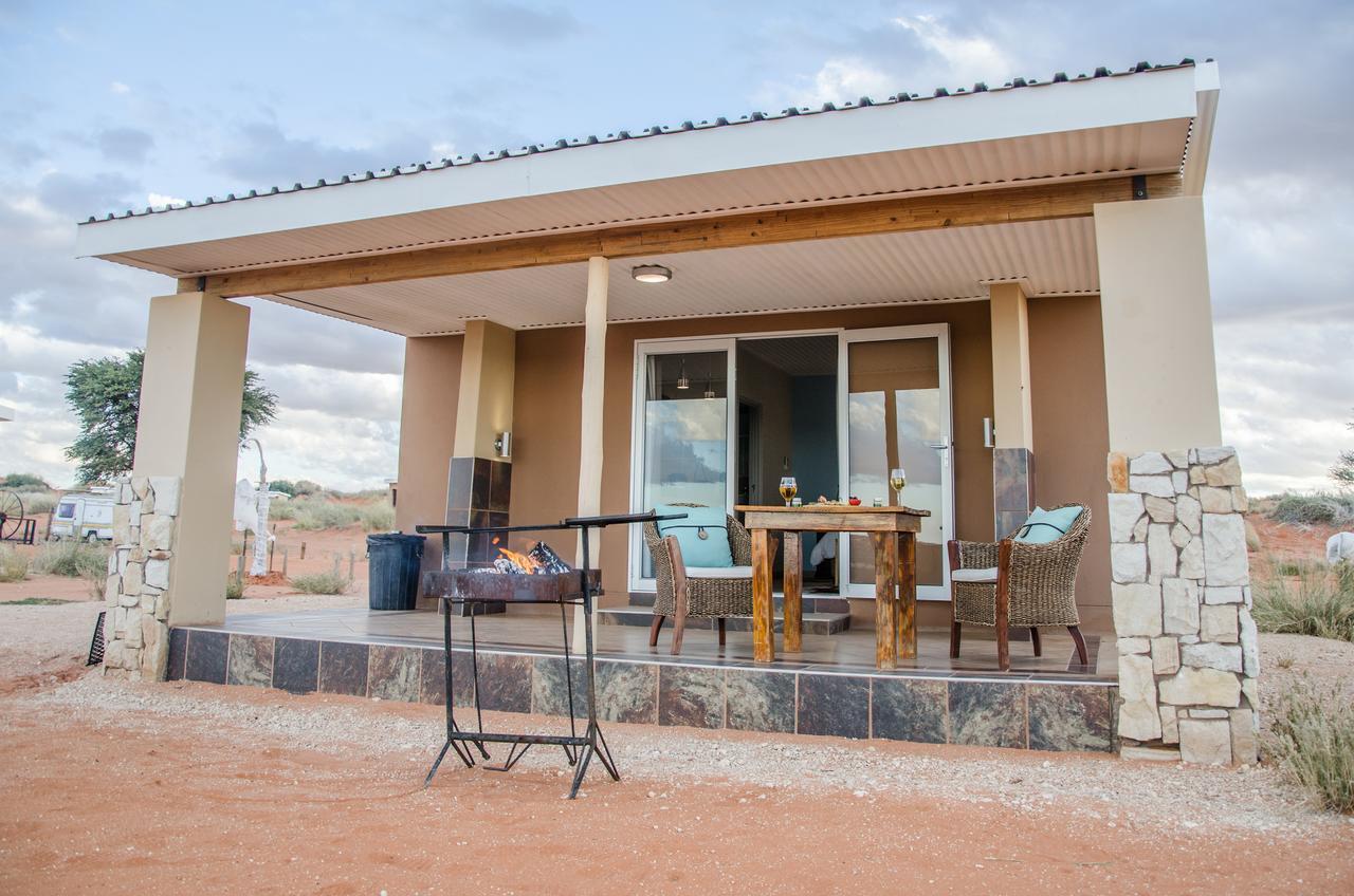 Kgalagadi Lodge Askham Exteriör bild