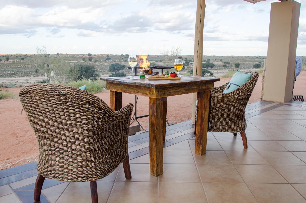 Kgalagadi Lodge Askham Exteriör bild