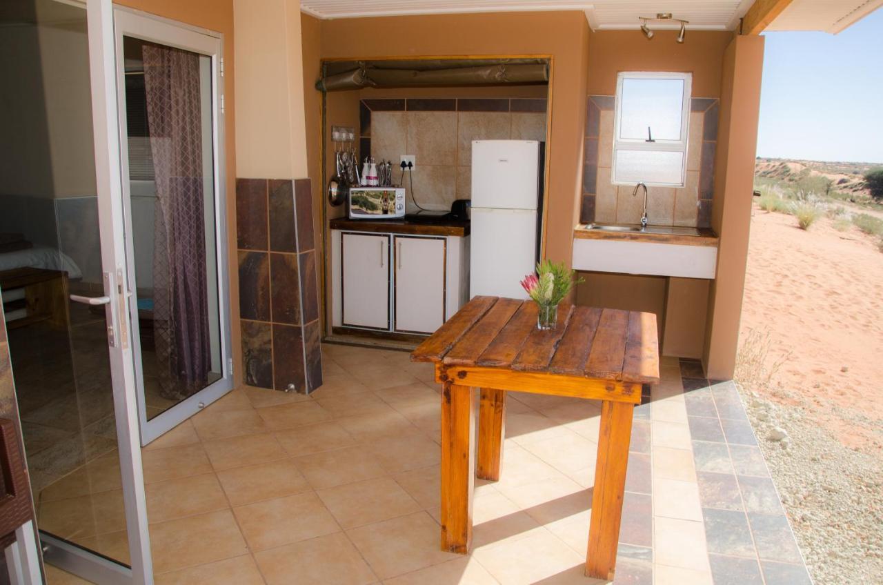 Kgalagadi Lodge Askham Exteriör bild